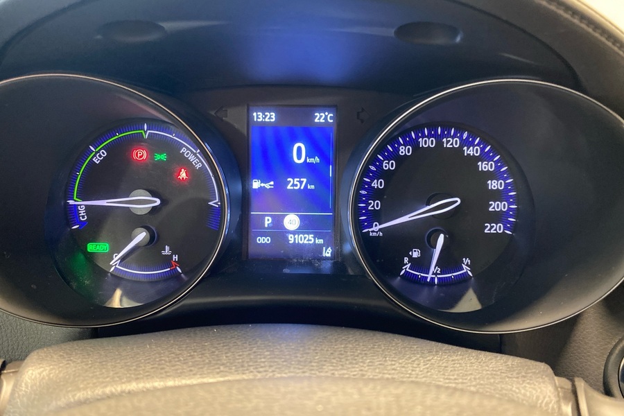 Toyota C-HR vaihtoauto