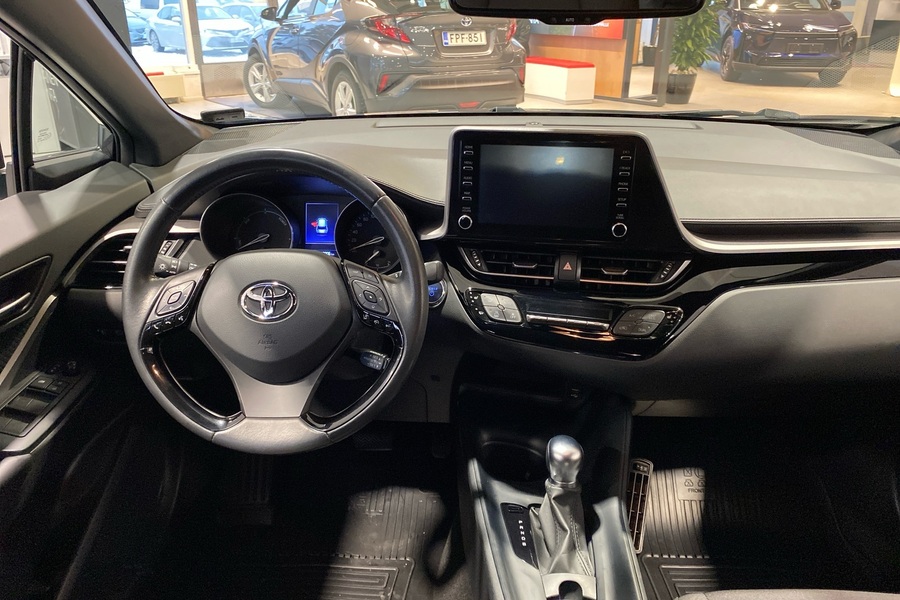 Toyota C-HR vaihtoauto