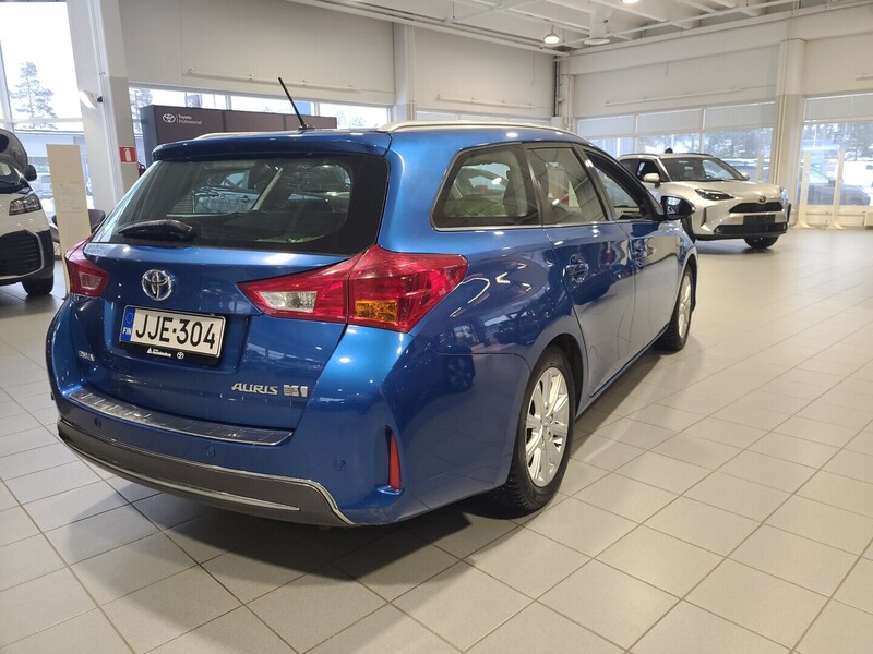 Toyota Auris vaihtoauto