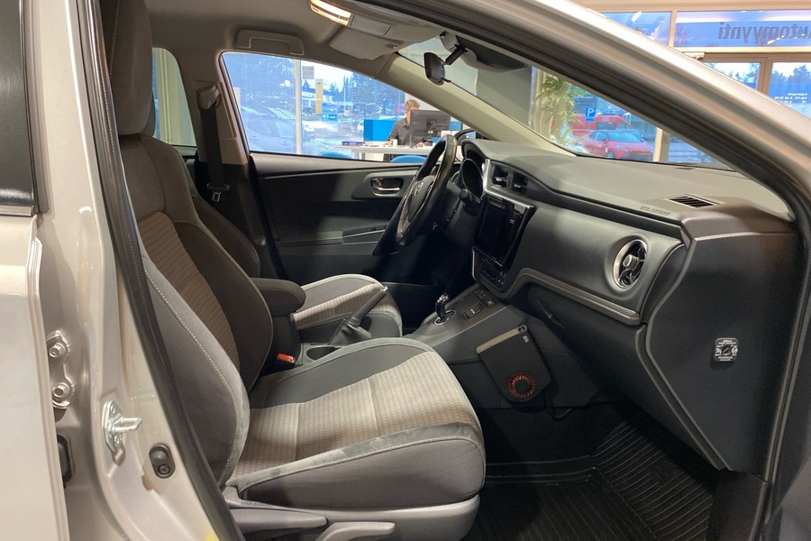 Toyota Auris vaihtoauto