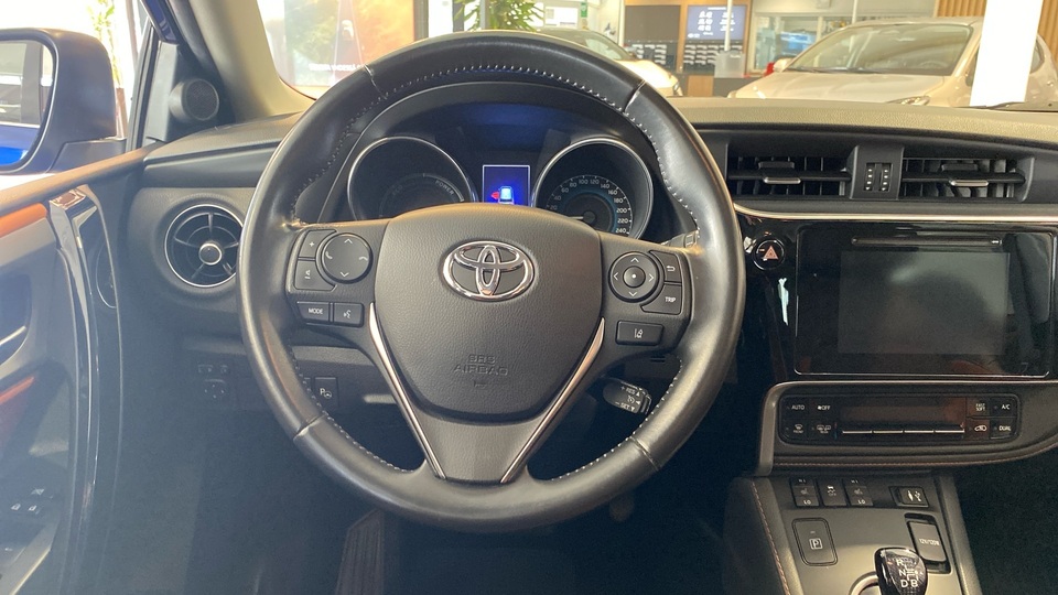 Toyota Auris vaihtoauto