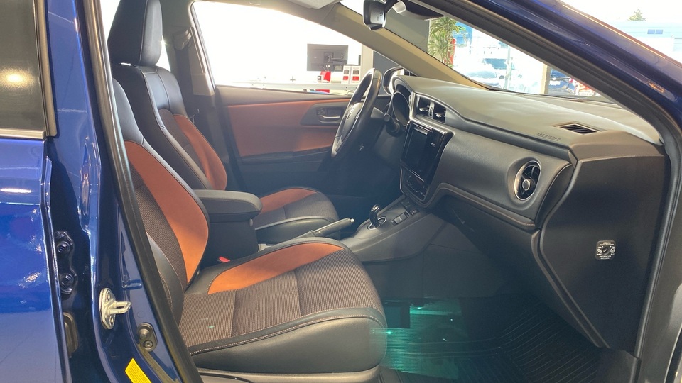 Toyota Auris vaihtoauto