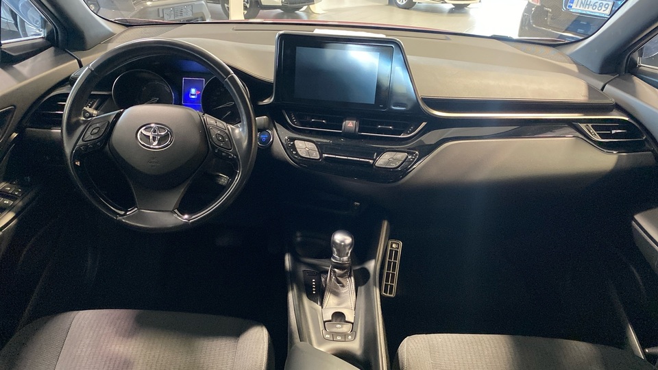 Toyota C-HR vaihtoauto