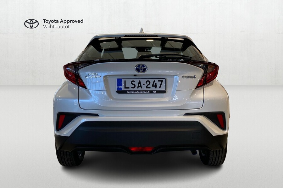 Toyota C-HR vaihtoauto