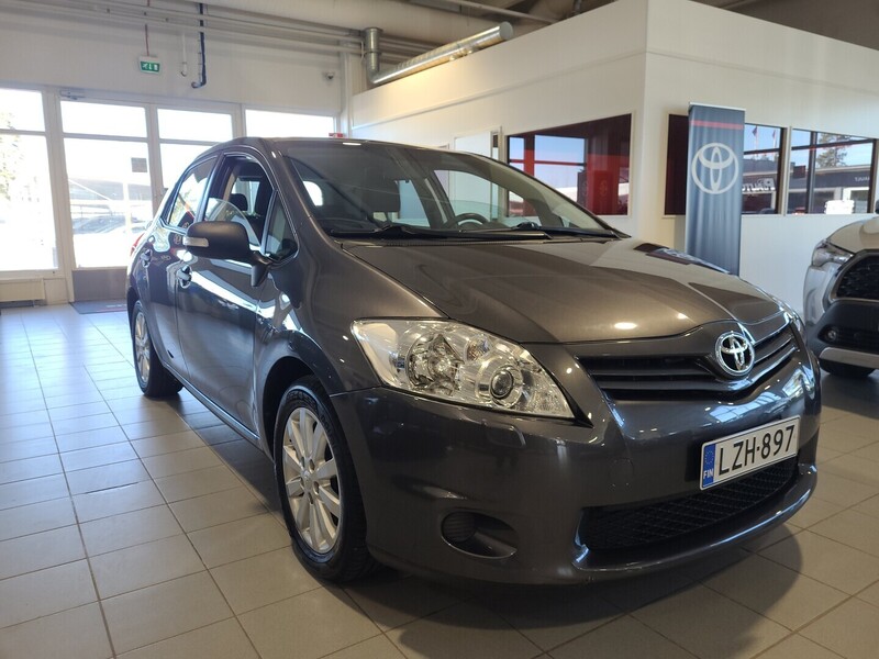 Toyota Auris vaihtoauto
