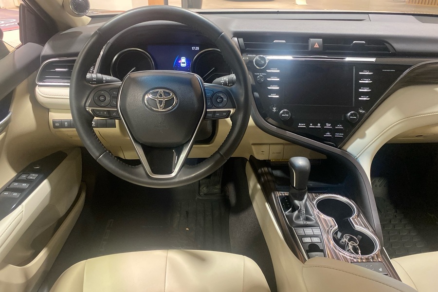 Toyota Camry vaihtoauto