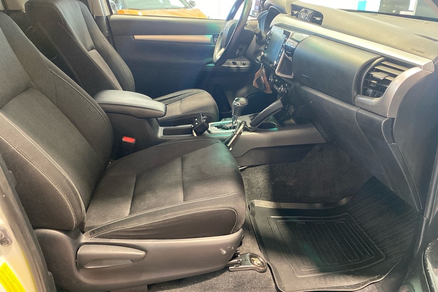 Toyota Hilux vaihtoauto