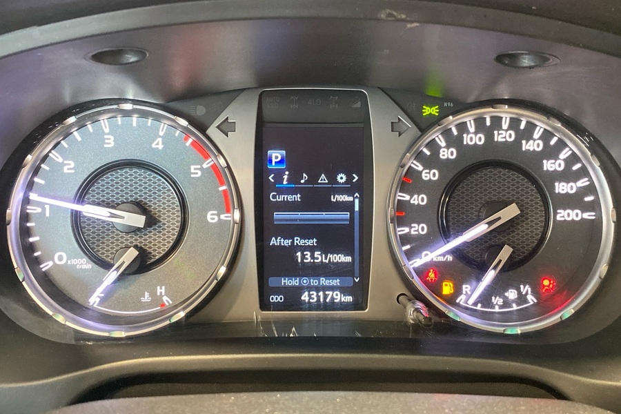 Toyota Hilux vaihtoauto