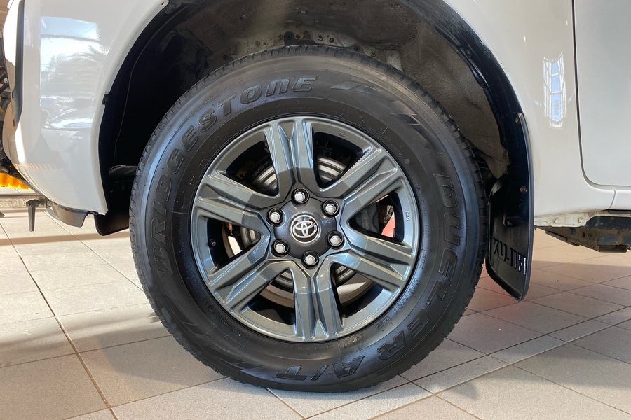 Toyota Hilux vaihtoauto