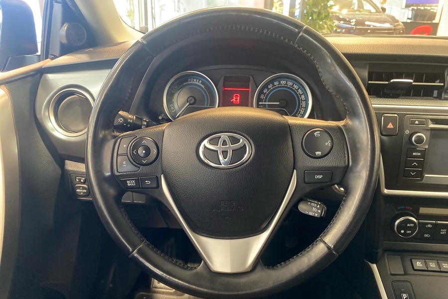 Toyota Auris vaihtoauto