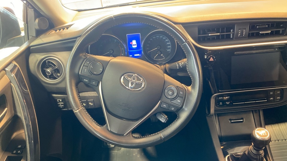 Toyota Auris vaihtoauto