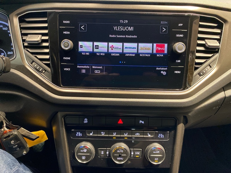 Volkswagen T-Roc vaihtoauto