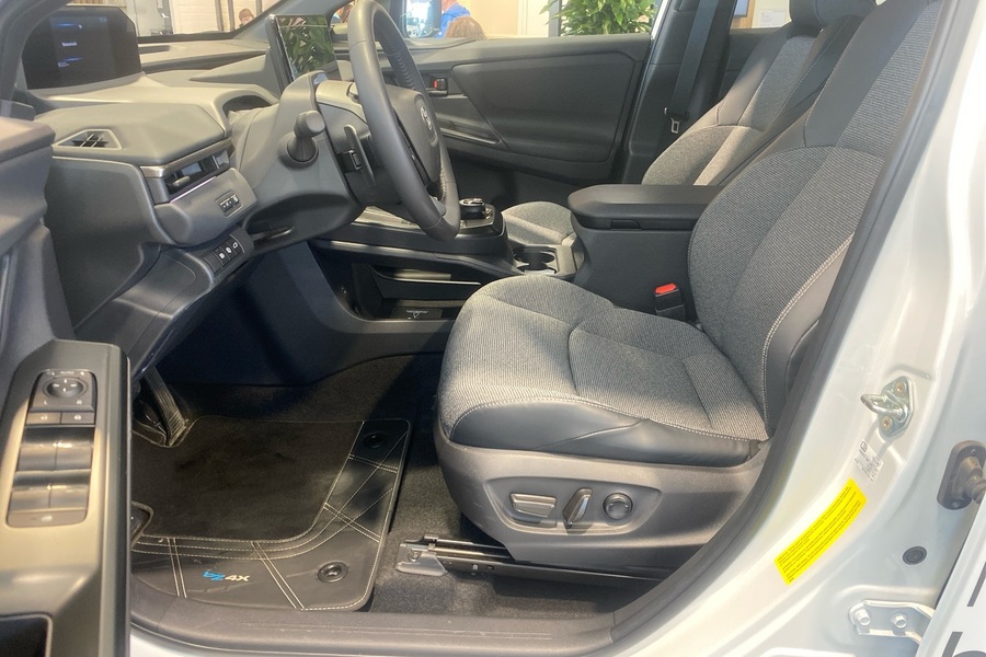 Toyota bZ4X vaihtoauto