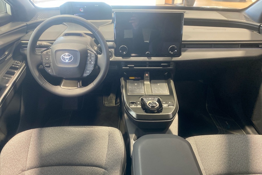 Toyota bZ4X vaihtoauto