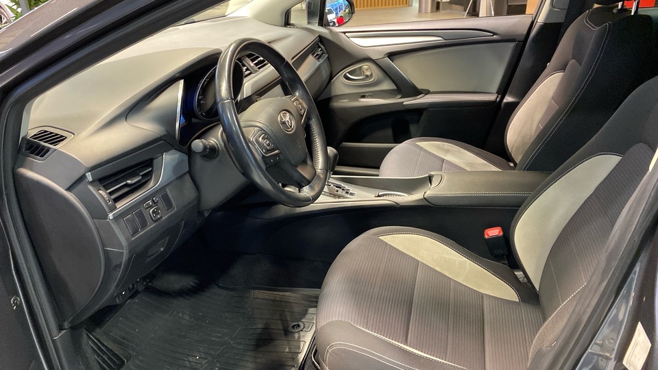 Toyota Avensis vaihtoauto