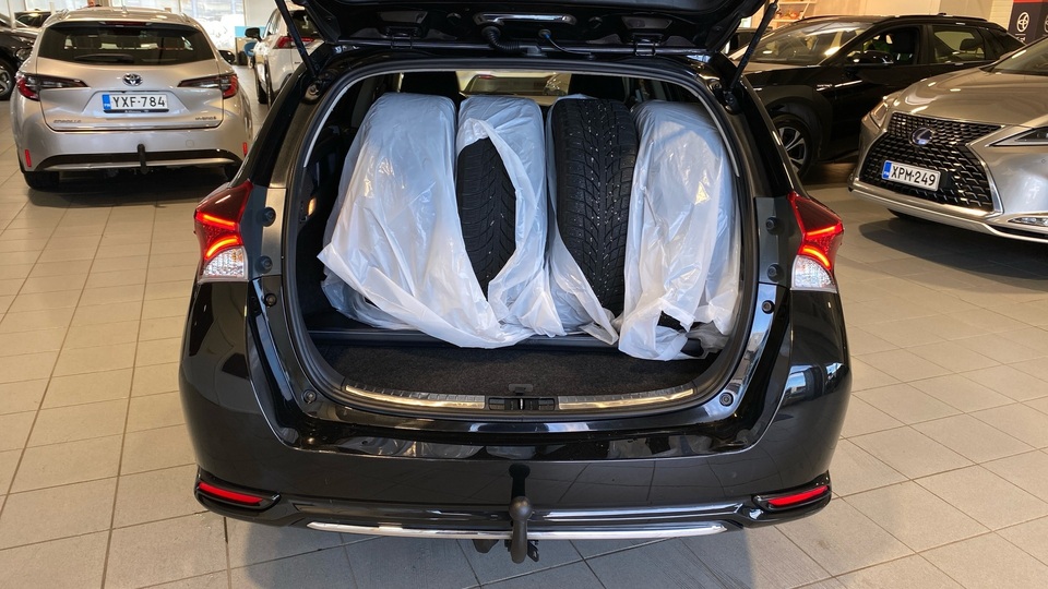 Toyota Auris vaihtoauto