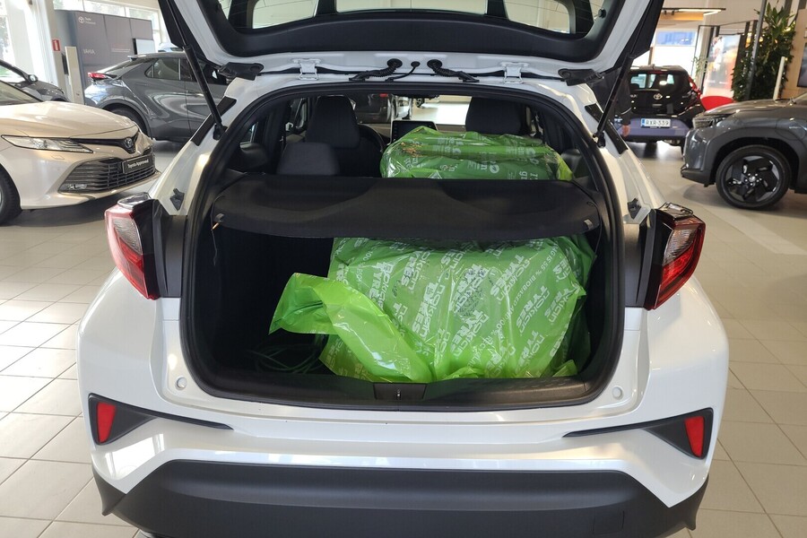 Toyota C-HR vaihtoauto