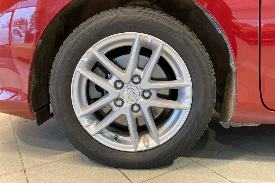 Toyota Auris vaihtoauto