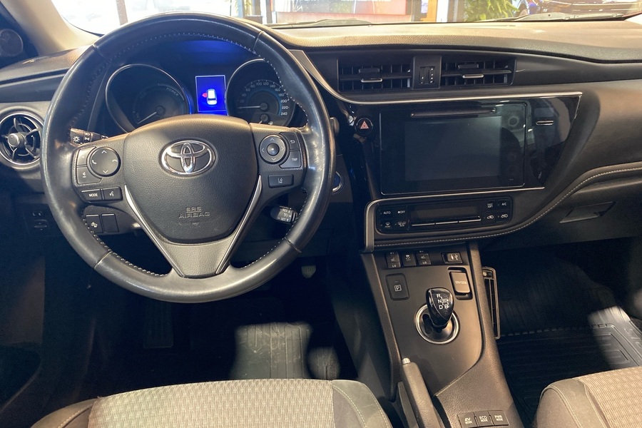 Toyota Auris vaihtoauto