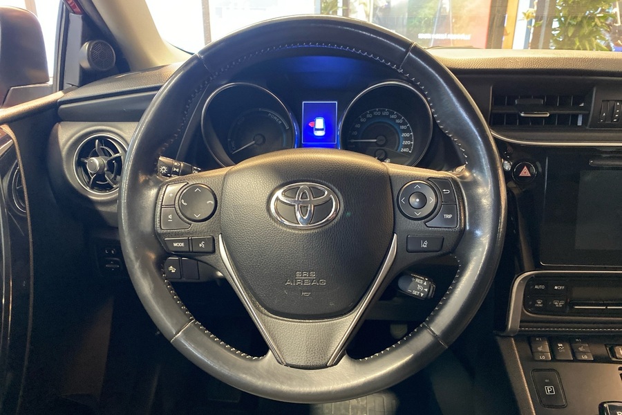 Toyota Auris vaihtoauto