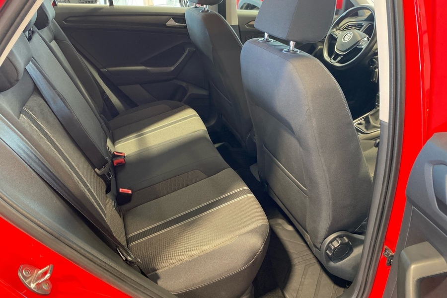 Volkswagen T-Roc vaihtoauto