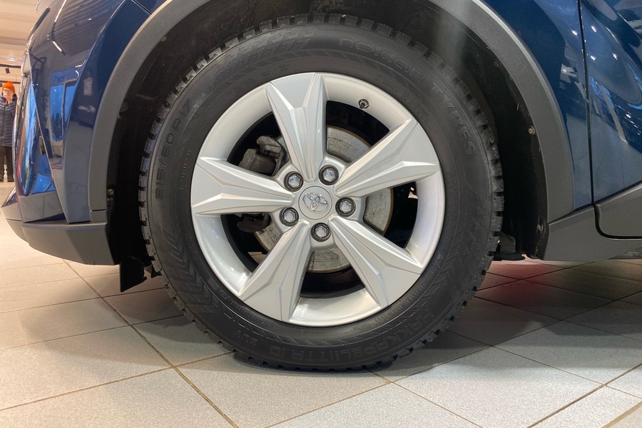 Toyota C-HR vaihtoauto