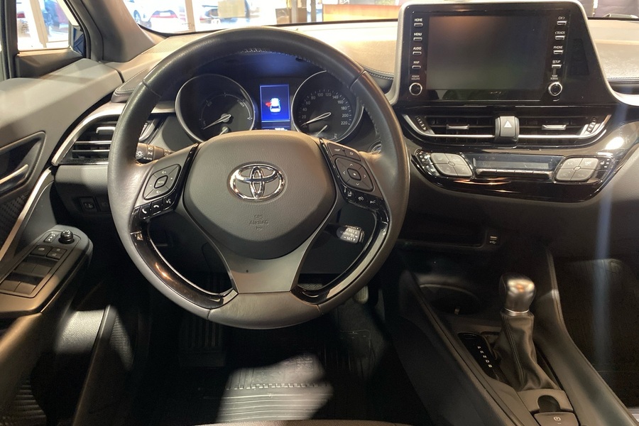 Toyota C-HR vaihtoauto