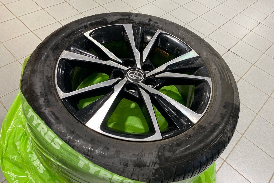 Toyota C-HR vaihtoauto