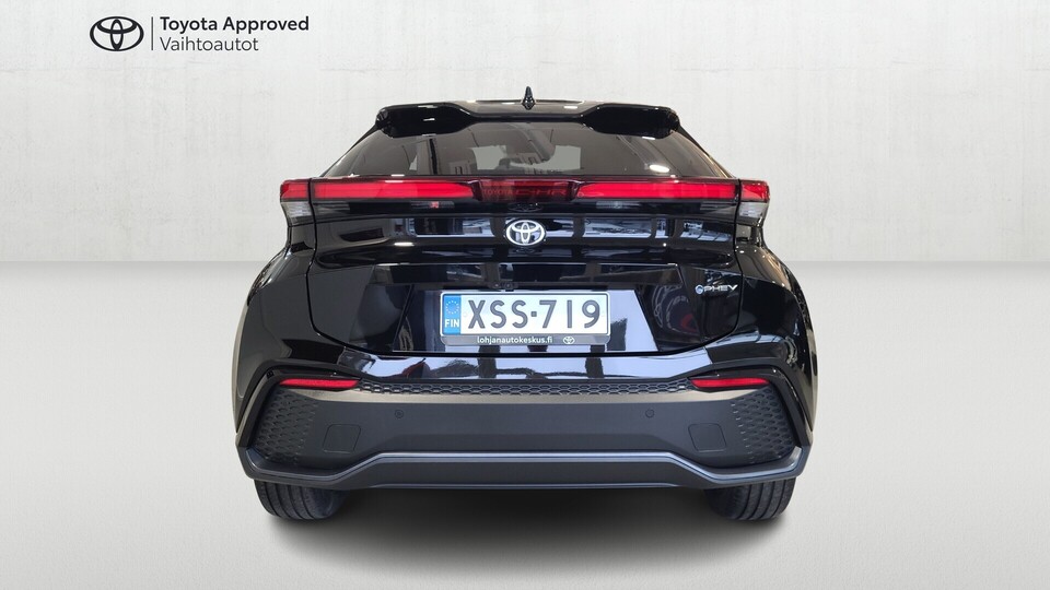 Toyota C-HR vaihtoauto