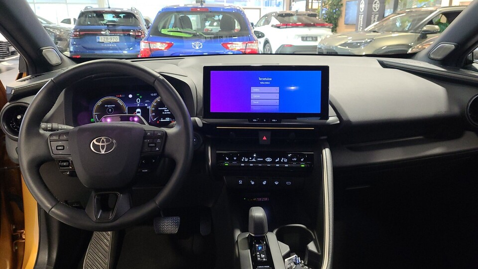 Toyota C-HR vaihtoauto