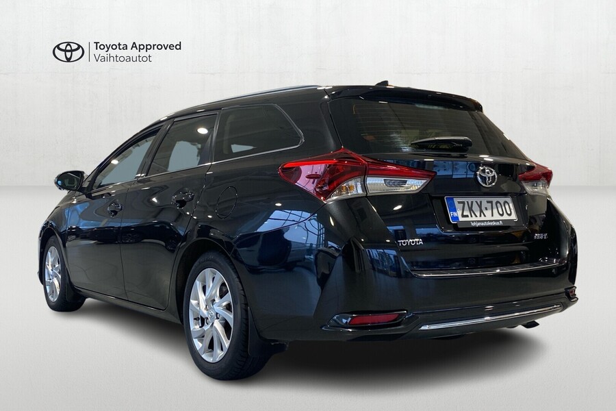 Toyota Auris vaihtoauto