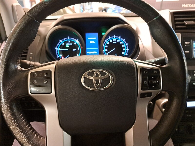 Toyota Land Cruiser vaihtoauto