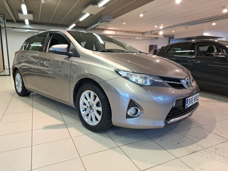 Toyota Auris vaihtoauto