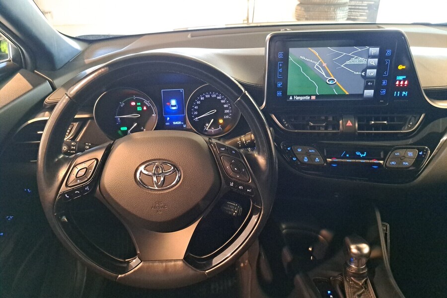 Toyota C-HR vaihtoauto