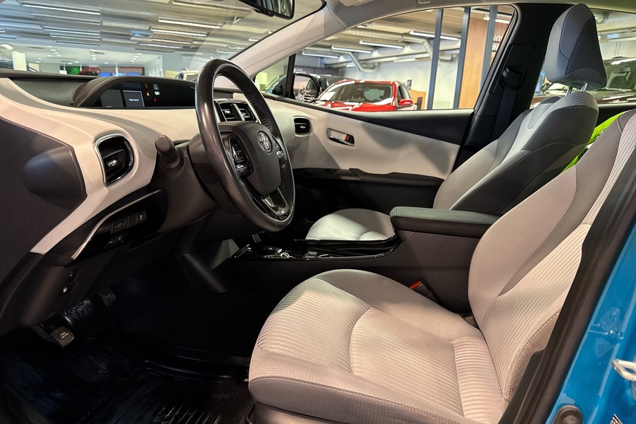 Toyota Prius Plug-in vaihtoauto