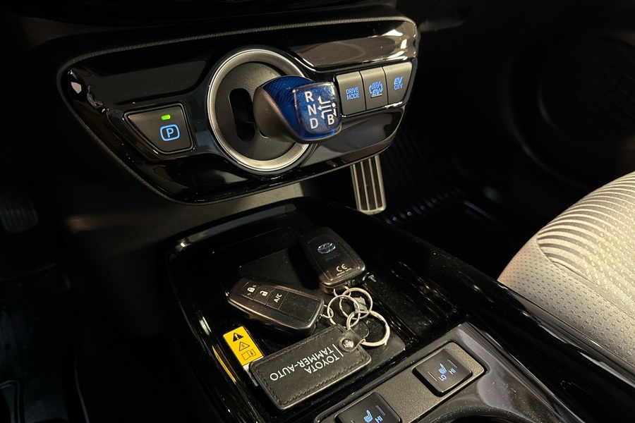 Toyota Prius Plug-in vaihtoauto