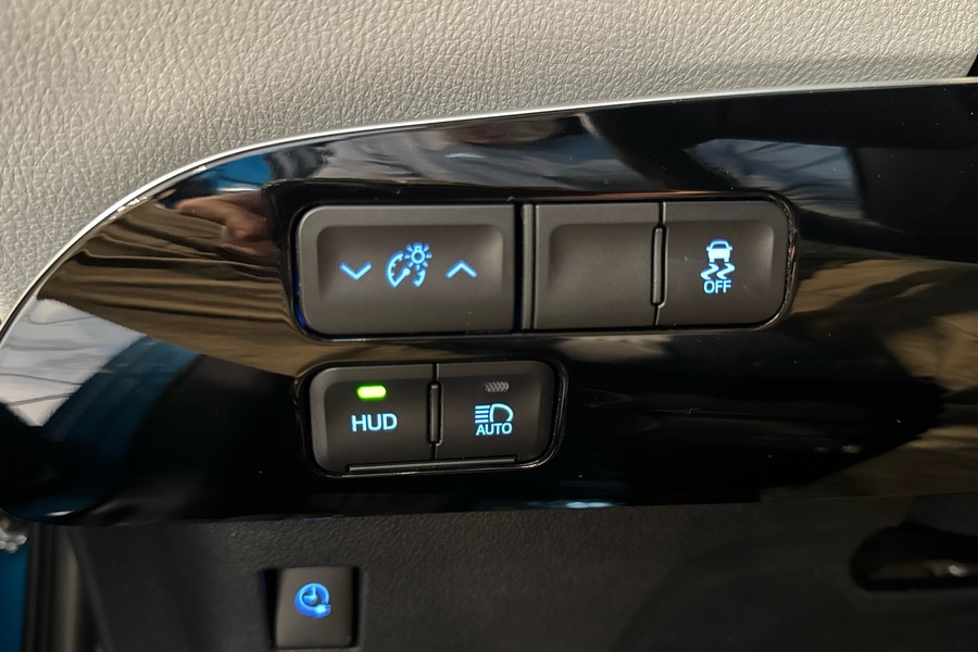 Toyota Prius Plug-in vaihtoauto