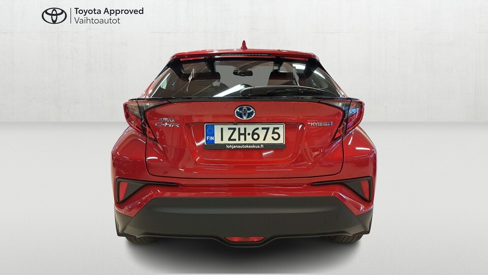 Toyota C-HR vaihtoauto