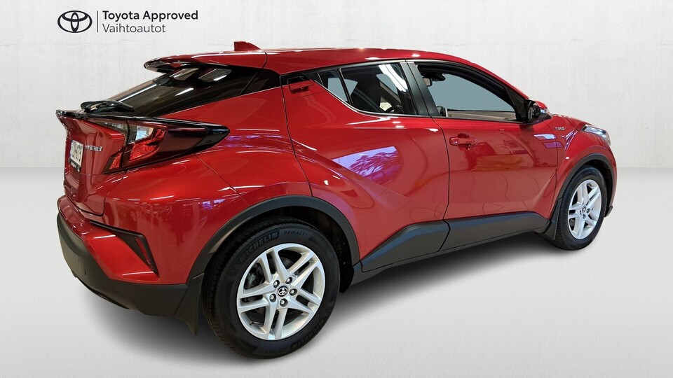 Toyota C-HR vaihtoauto