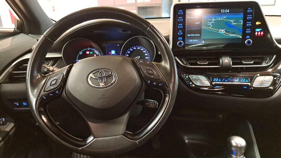 Toyota C-HR vaihtoauto