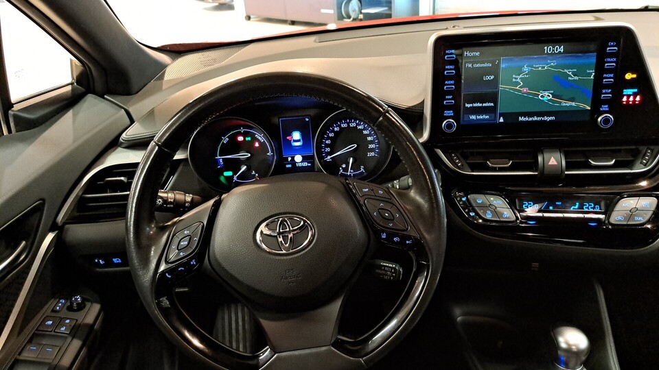 Toyota C-HR vaihtoauto
