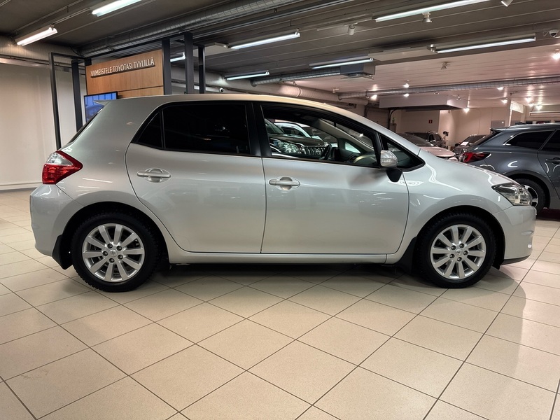 Toyota Auris vaihtoauto