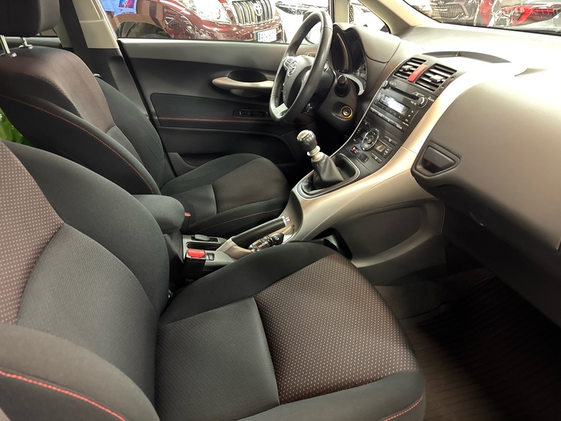 Toyota Auris vaihtoauto