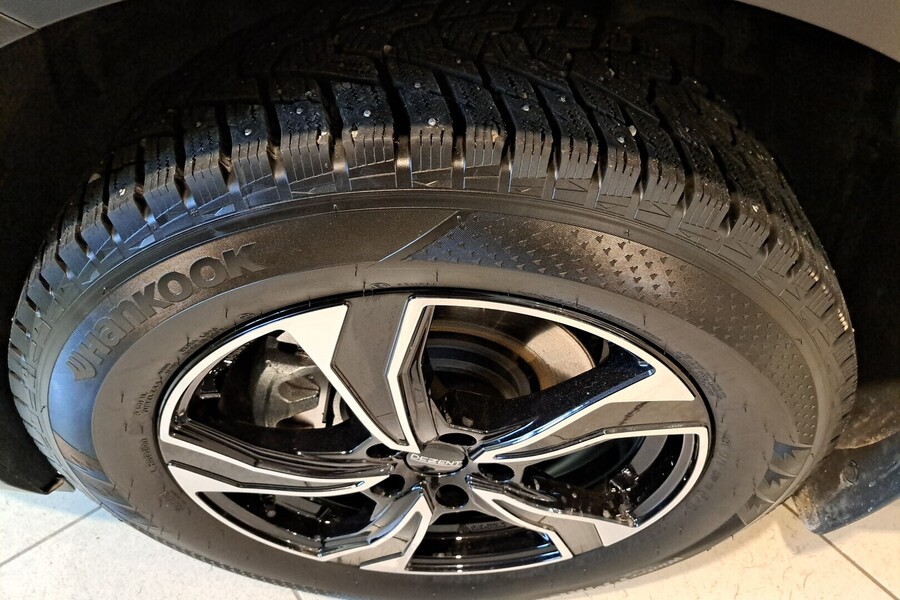 Toyota bZ4X vaihtoauto