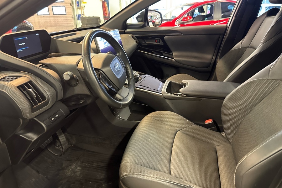 Toyota bZ4X vaihtoauto