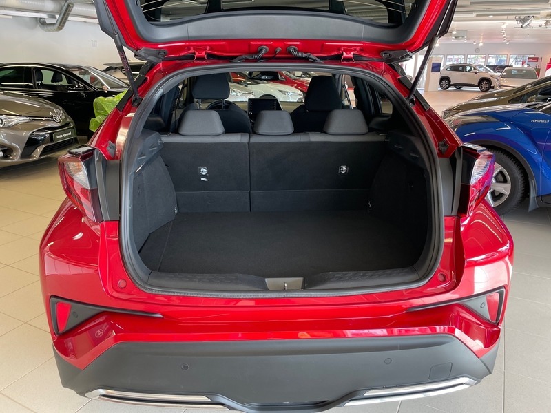 Toyota C-HR vaihtoauto