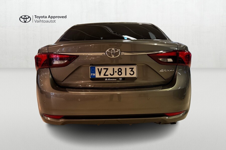Toyota Avensis vaihtoauto