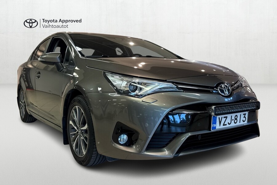 Toyota Avensis vaihtoauto
