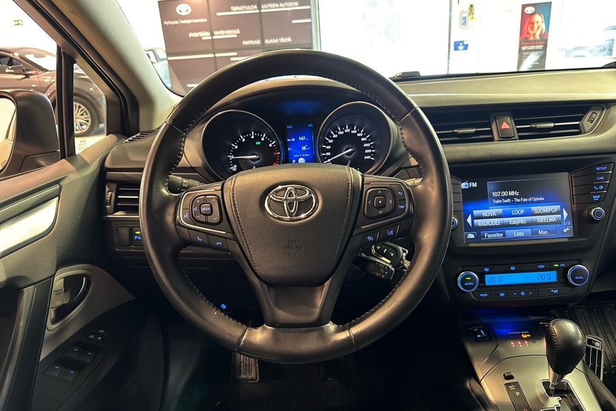 Toyota Avensis vaihtoauto