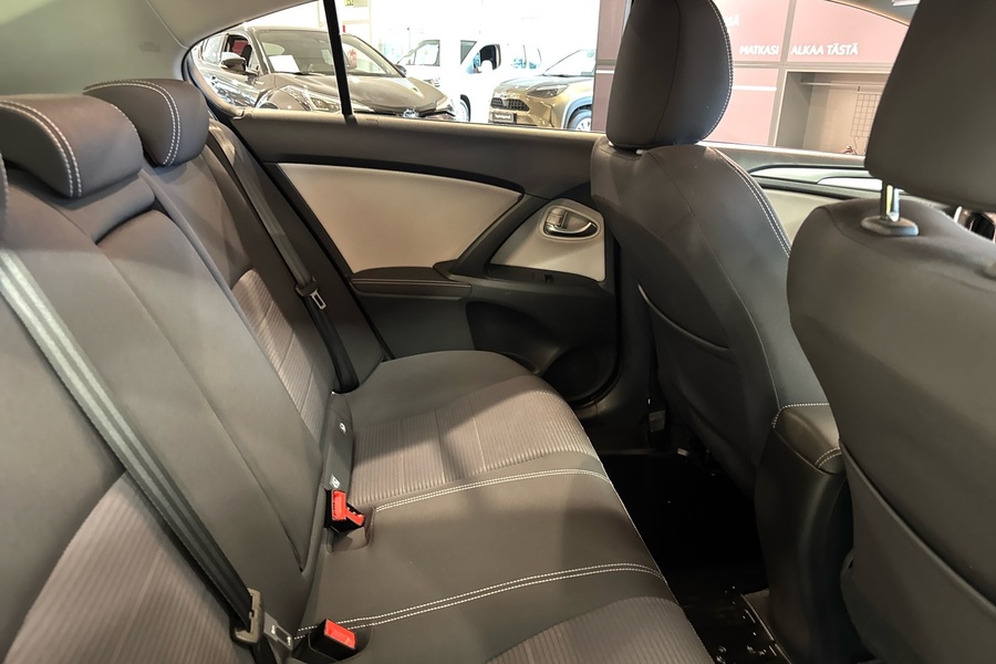 Toyota Avensis vaihtoauto